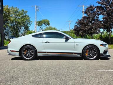 Ford Mustang 2022 - Thumbnail 5
