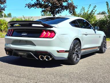 Ford Mustang 2022 - Thumbnail 6