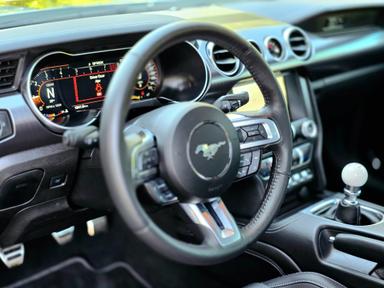 Ford Mustang 2022 - Thumbnail 31