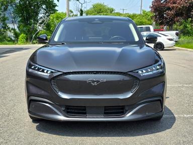 Ford Mustang Mach-E 2022 - Thumbnail 3