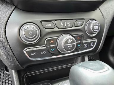 Jeep Cherokee 2021 - Thumbnail 24