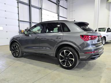 Audi Q3 2023 - Thumbnail 3