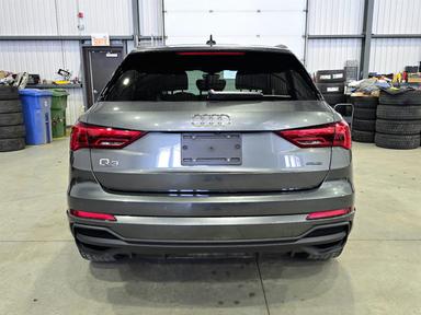 Audi Q3 2023 - Thumbnail 4