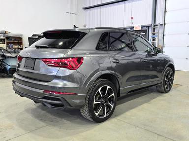 Audi Q3 2023 - Thumbnail 5