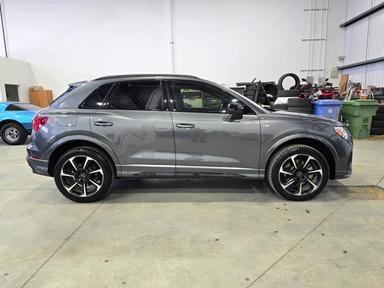Audi Q3 2023 - Thumbnail 6