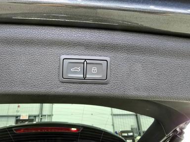 Audi Q3 2023 - Thumbnail 10